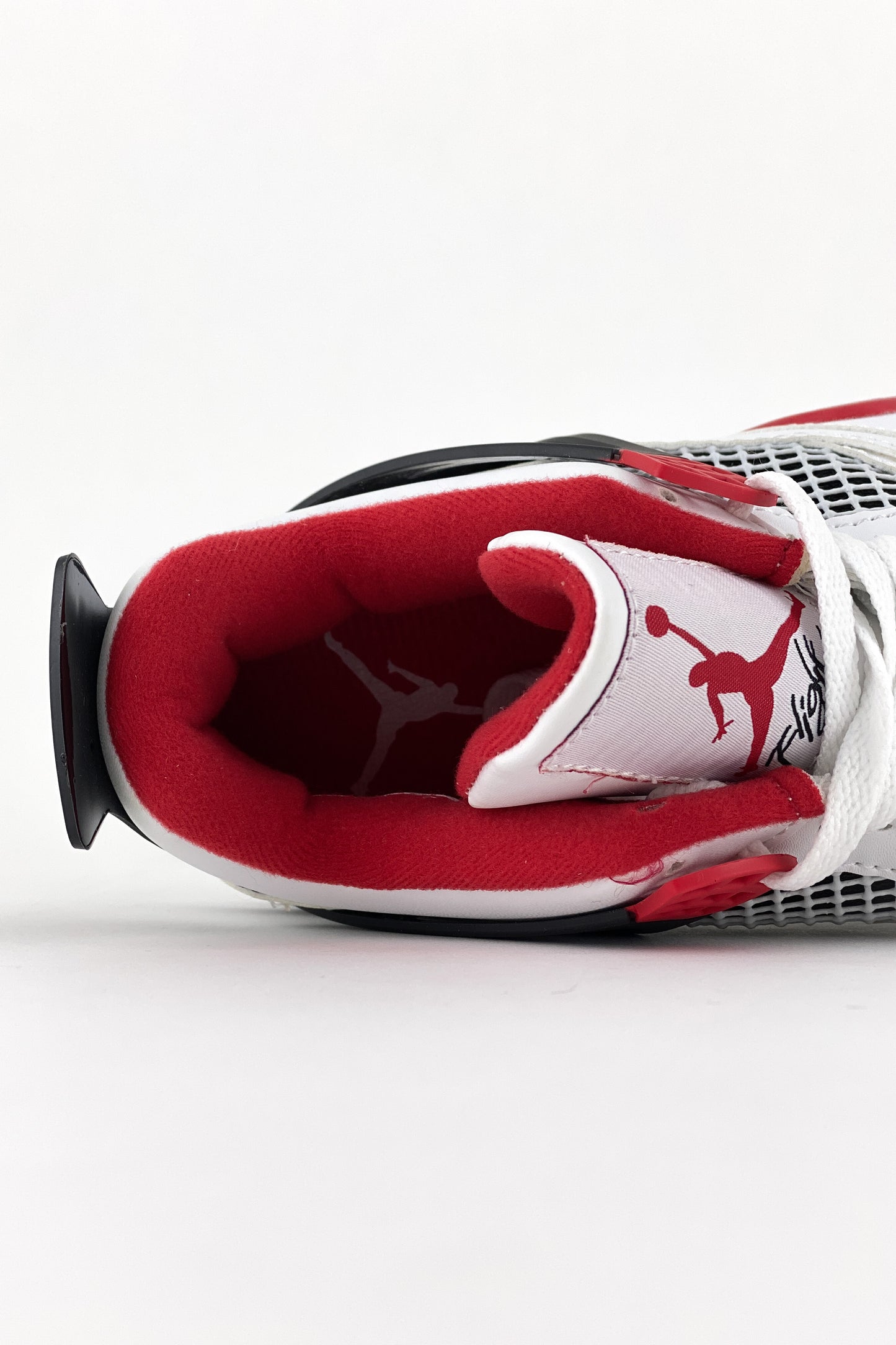Jordan 4 Fire Red