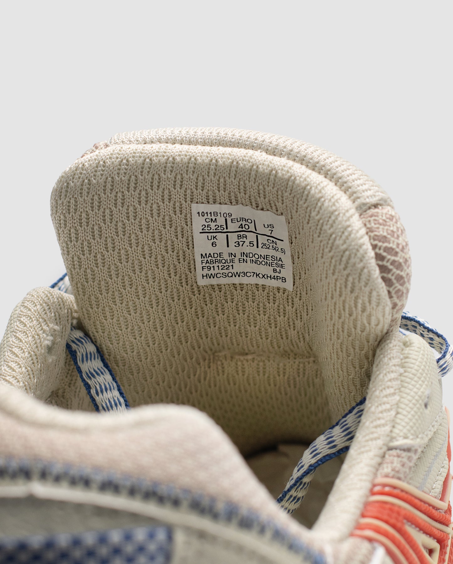 Asics Gel Kahana 8 Beige/Red