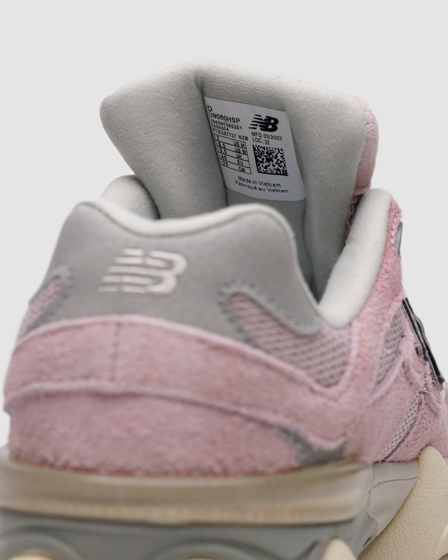 New Balance 9060 Light Pink