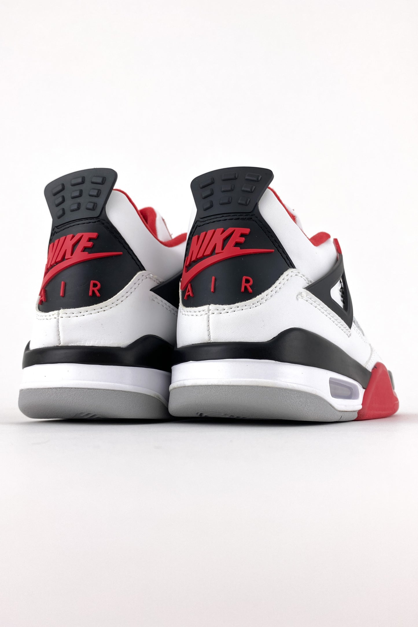 Jordan 4 Fire Red