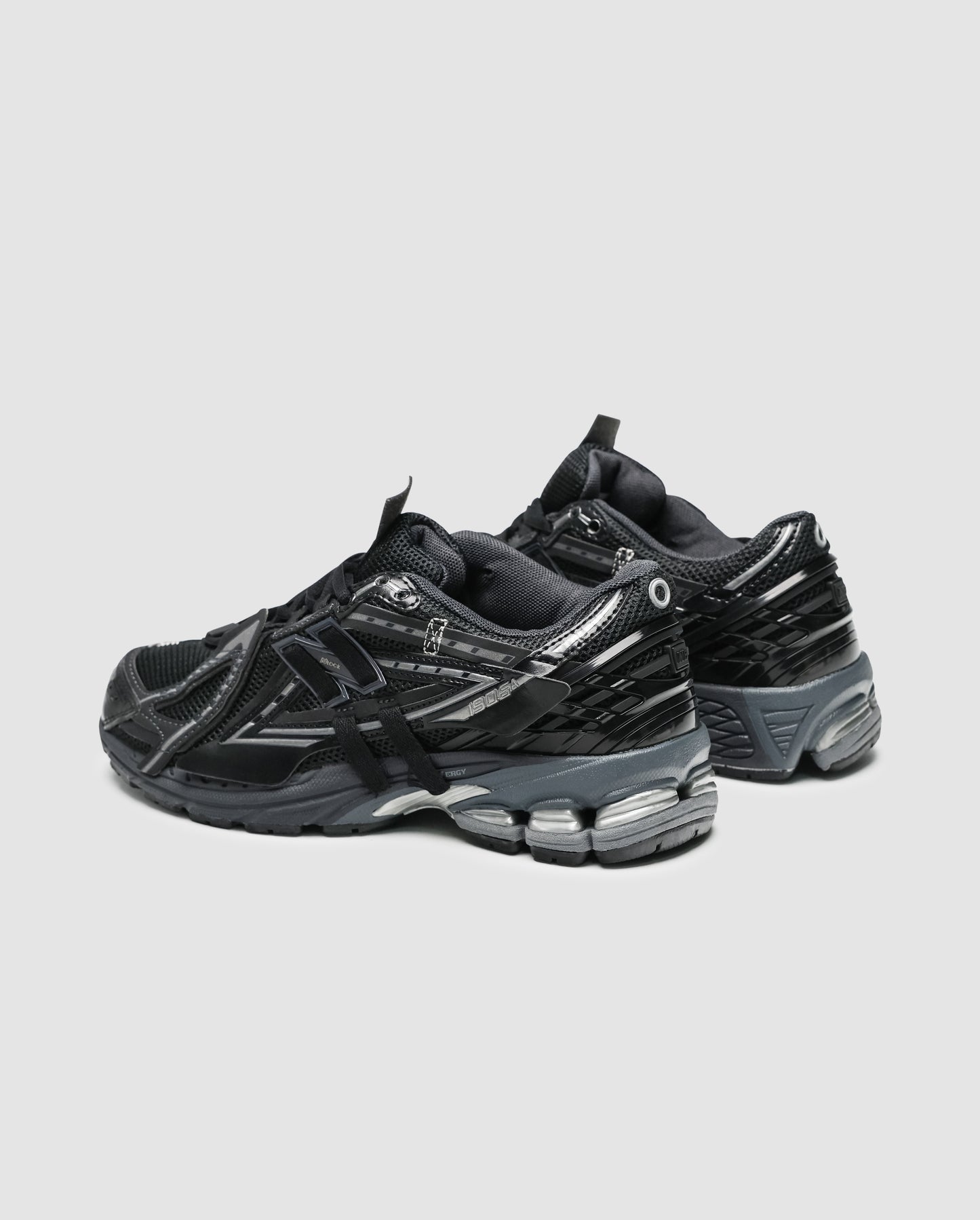 New Balance 1906A Metalic Black/Silver