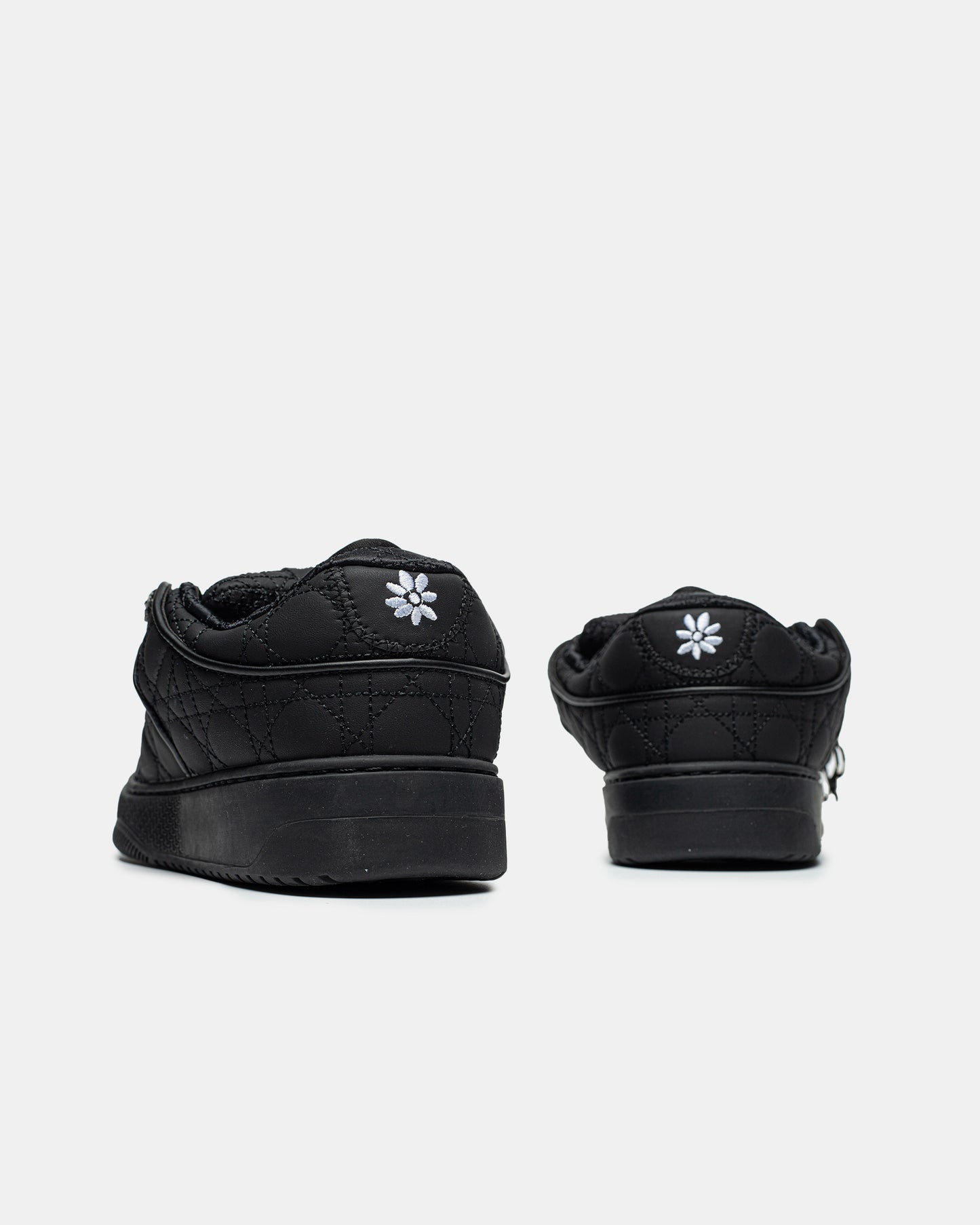 B9S Black