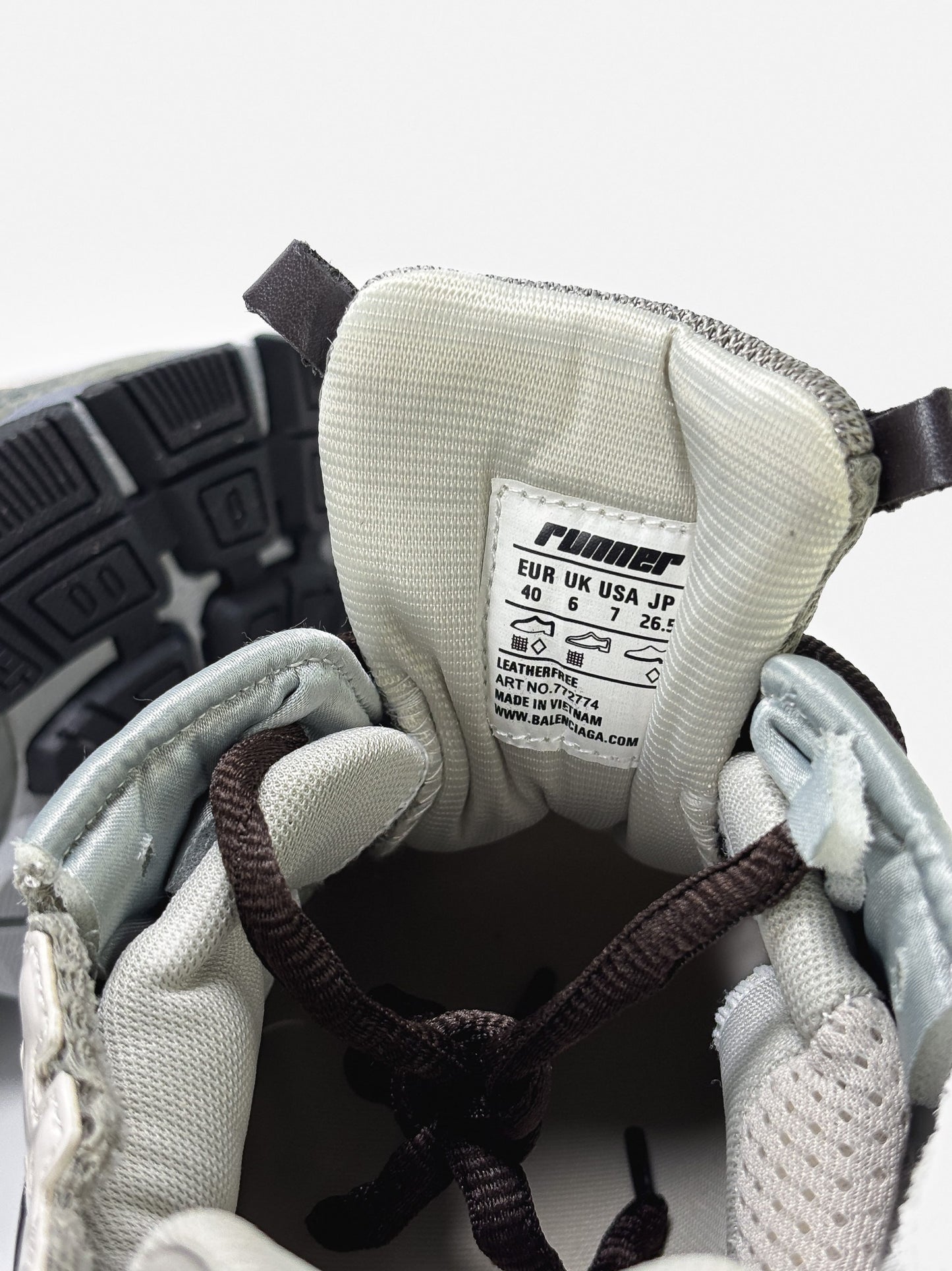 Balenciaga Runner Vintage Bone