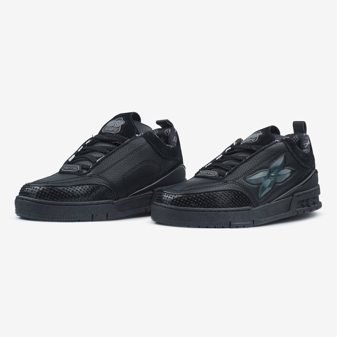 LV  Skate Black Logo