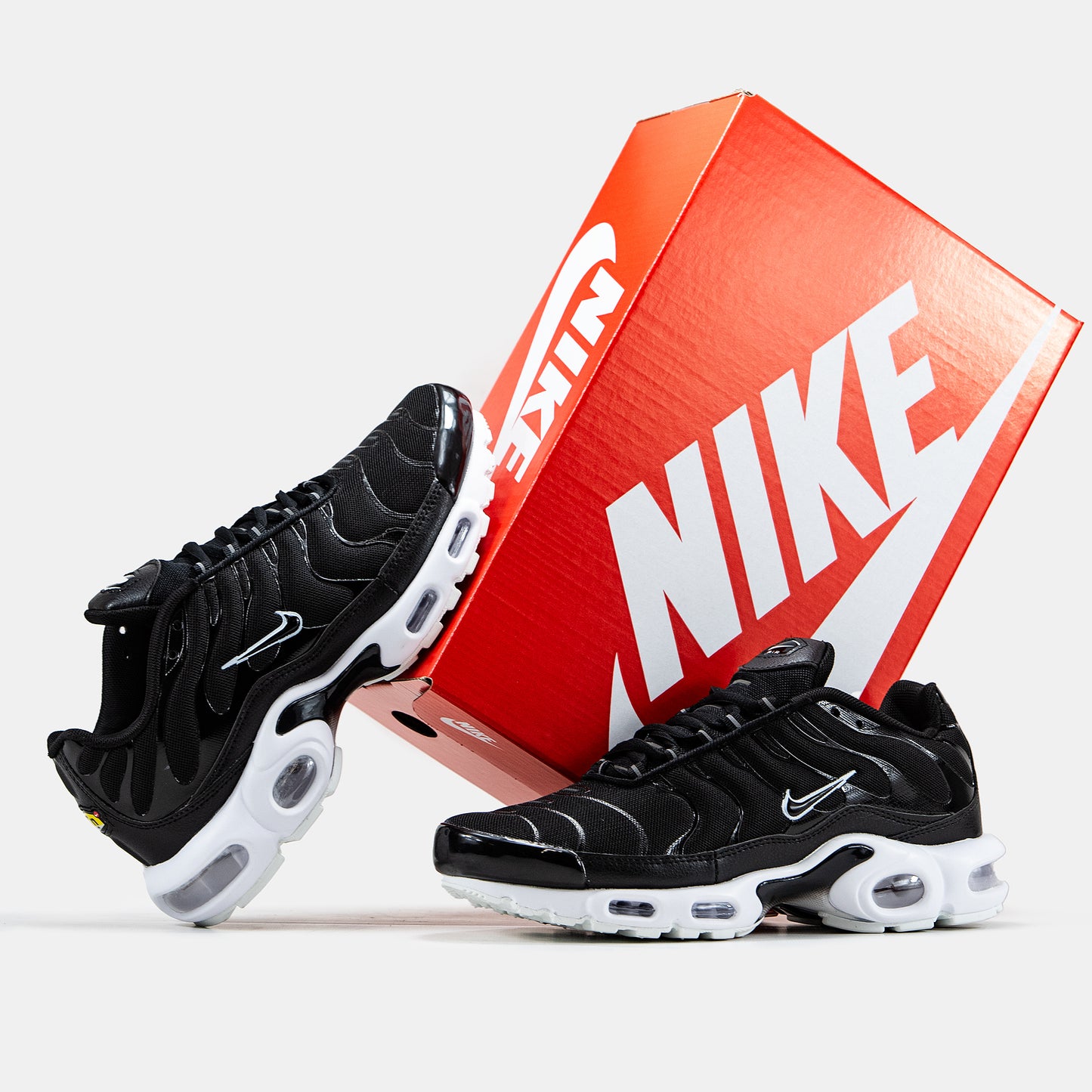 Nike Air Max TN Plus Black White