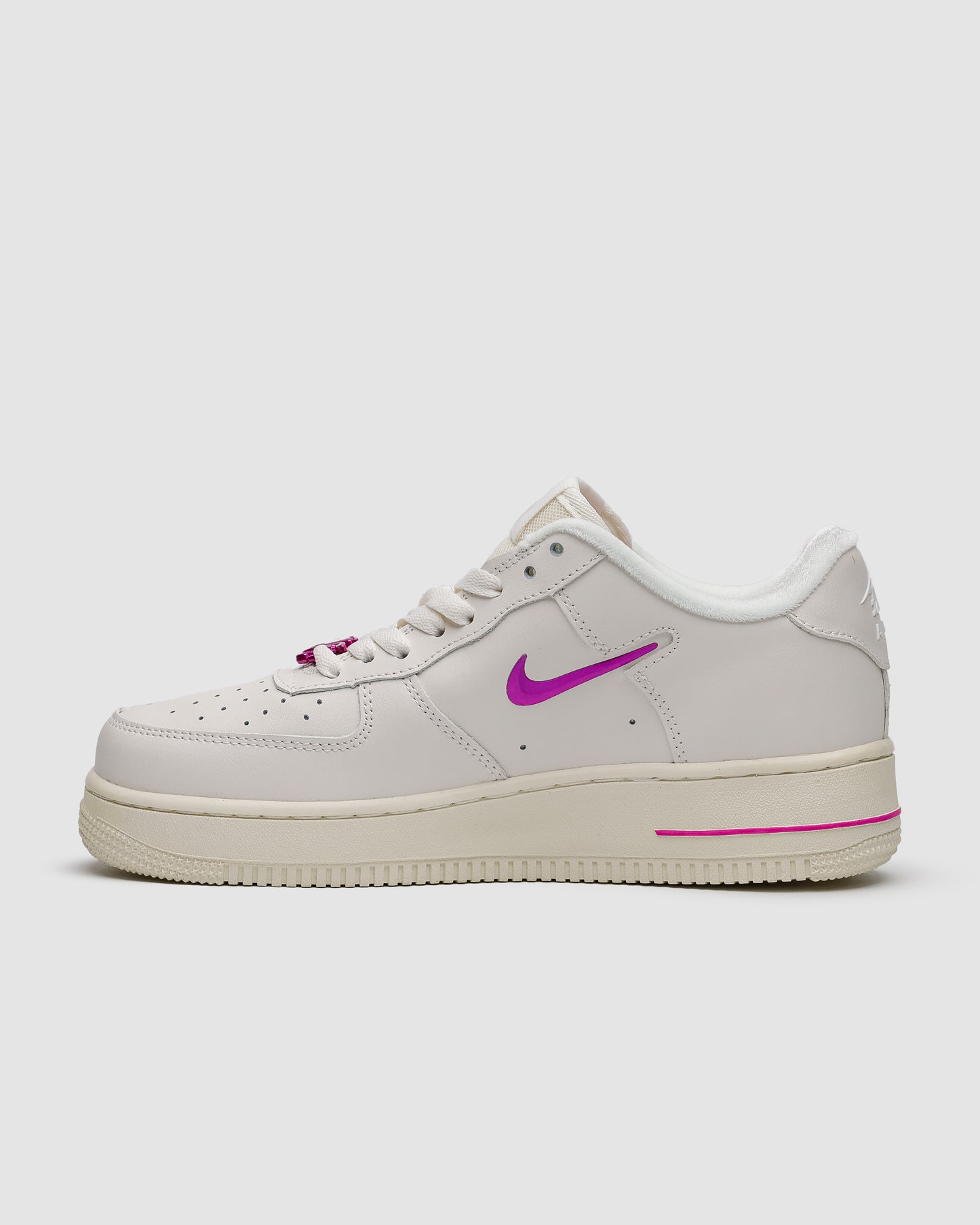Nike Air Force 1’07SE Coconut Mink/ Playful Pink