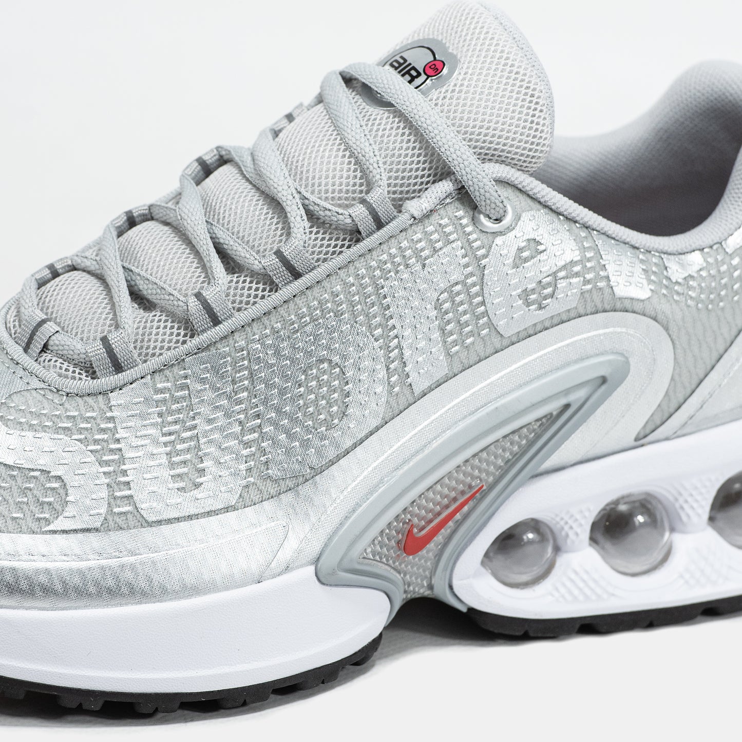 Nike Air Max DN x Supreme