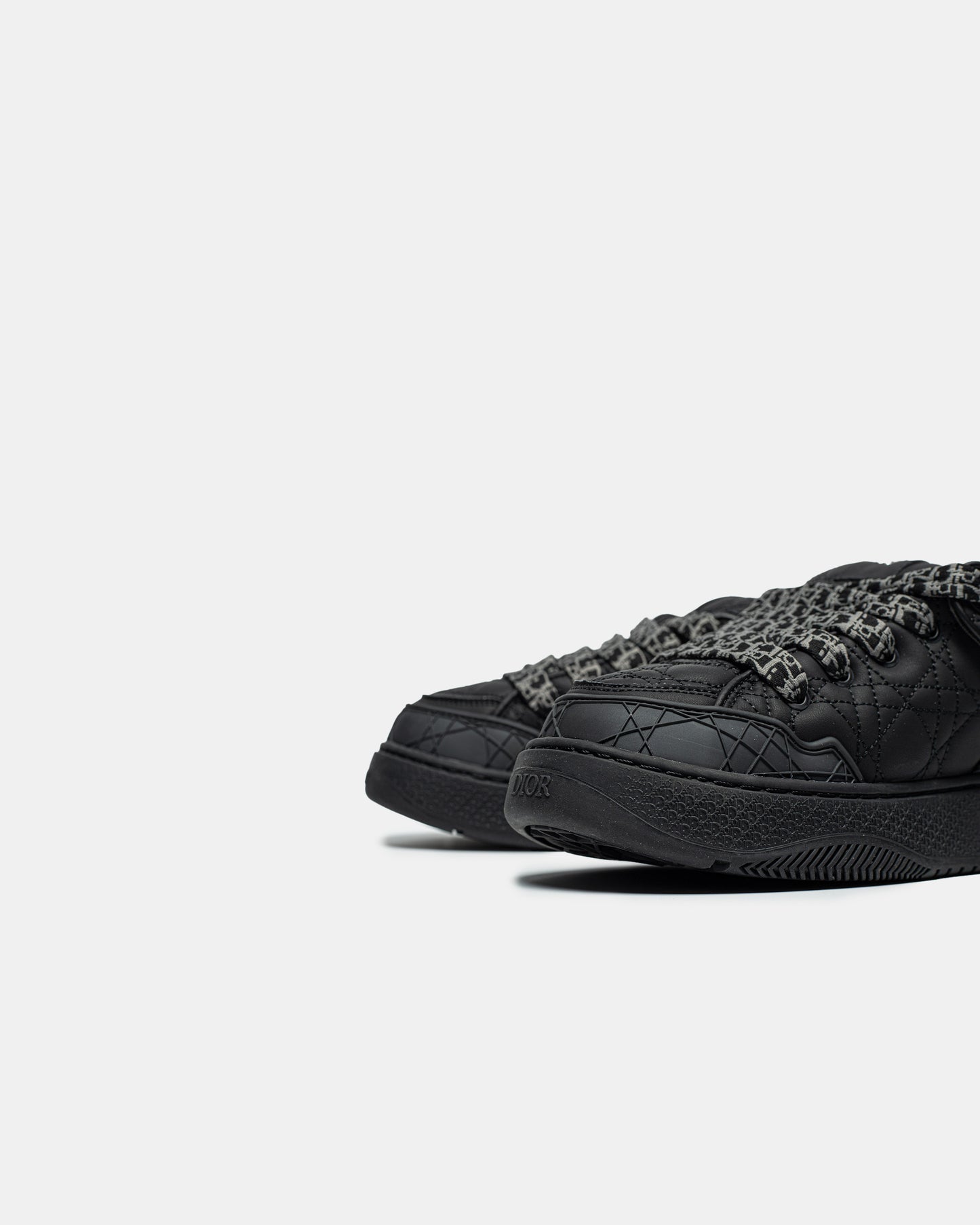 B9S Black