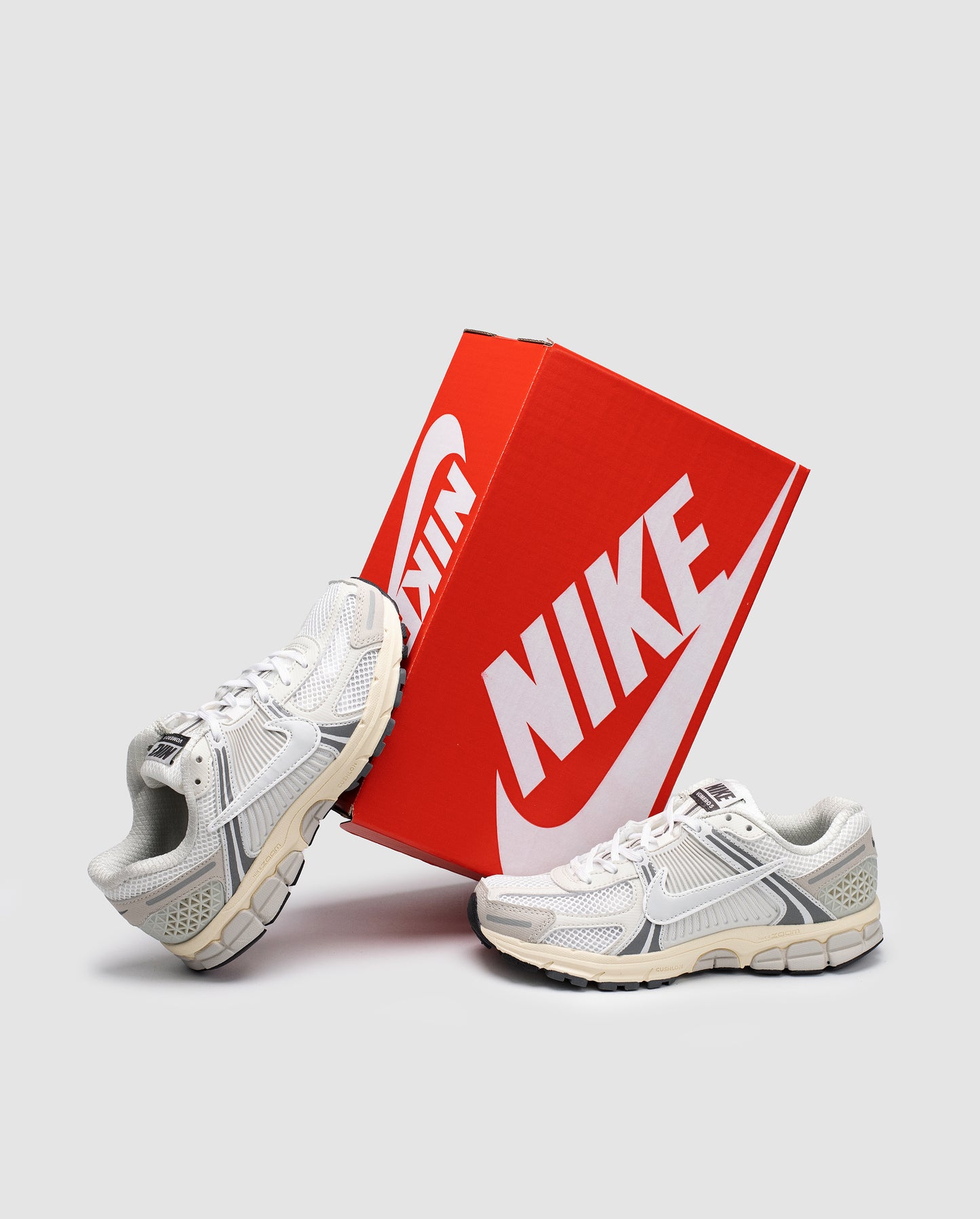 Nike Zoom Vomero 5 Grey/White