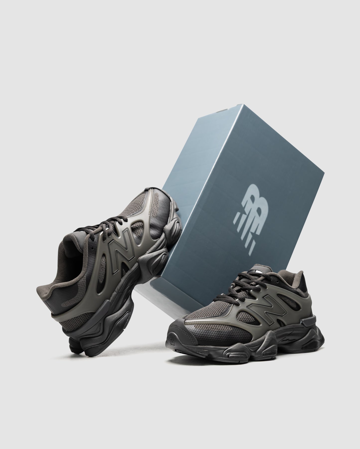 New Balance 9060 х Returns In Two Olive