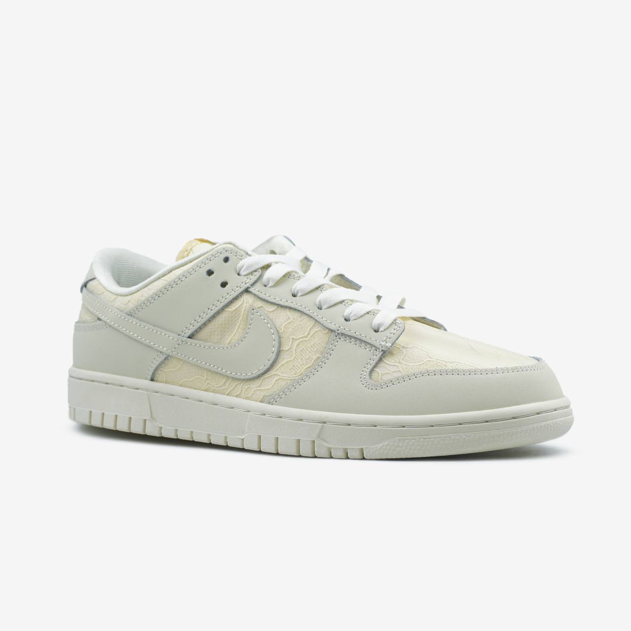 Nike SB Dunk Low Lace Pack Regal Beige
