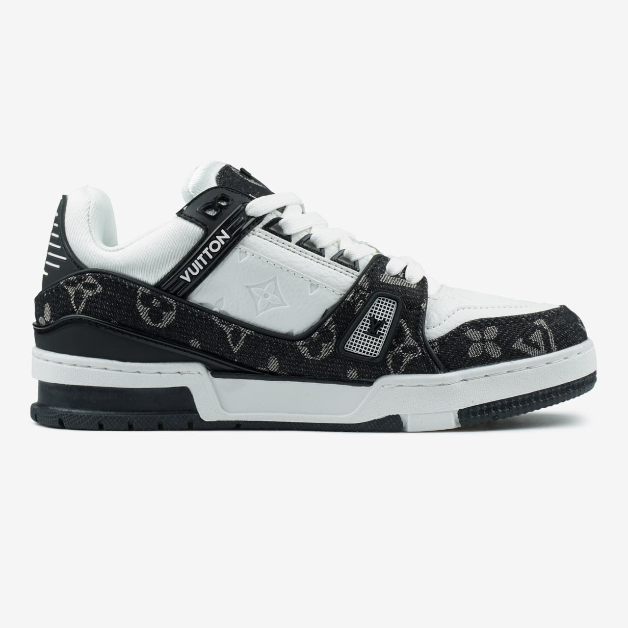 LV Trainer Sneaker Black/White