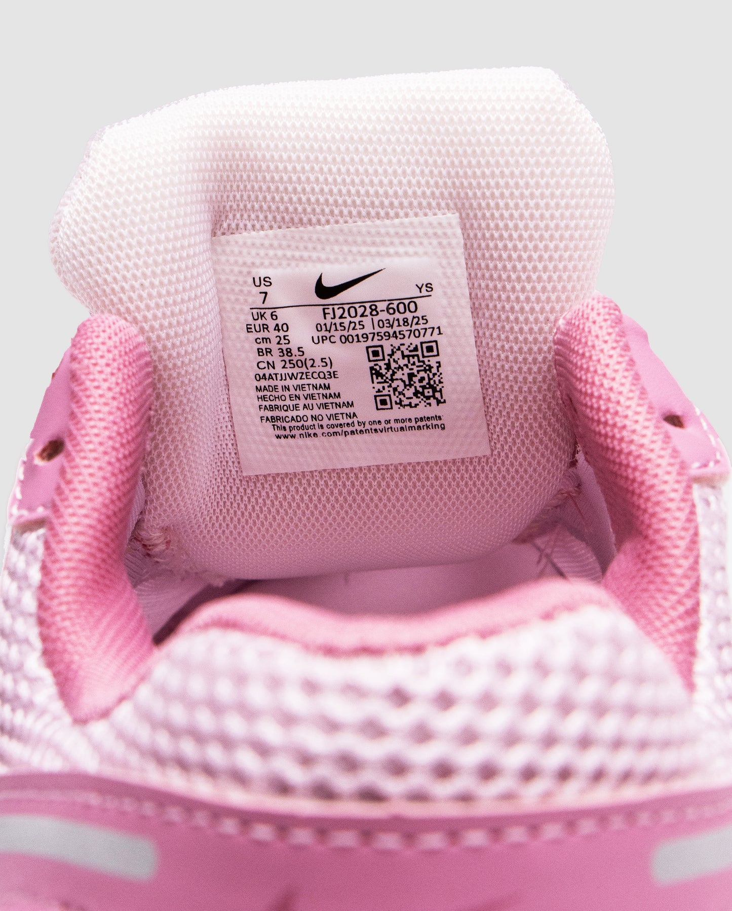 Nike Zoom Vomero 5 Elemental Pink
