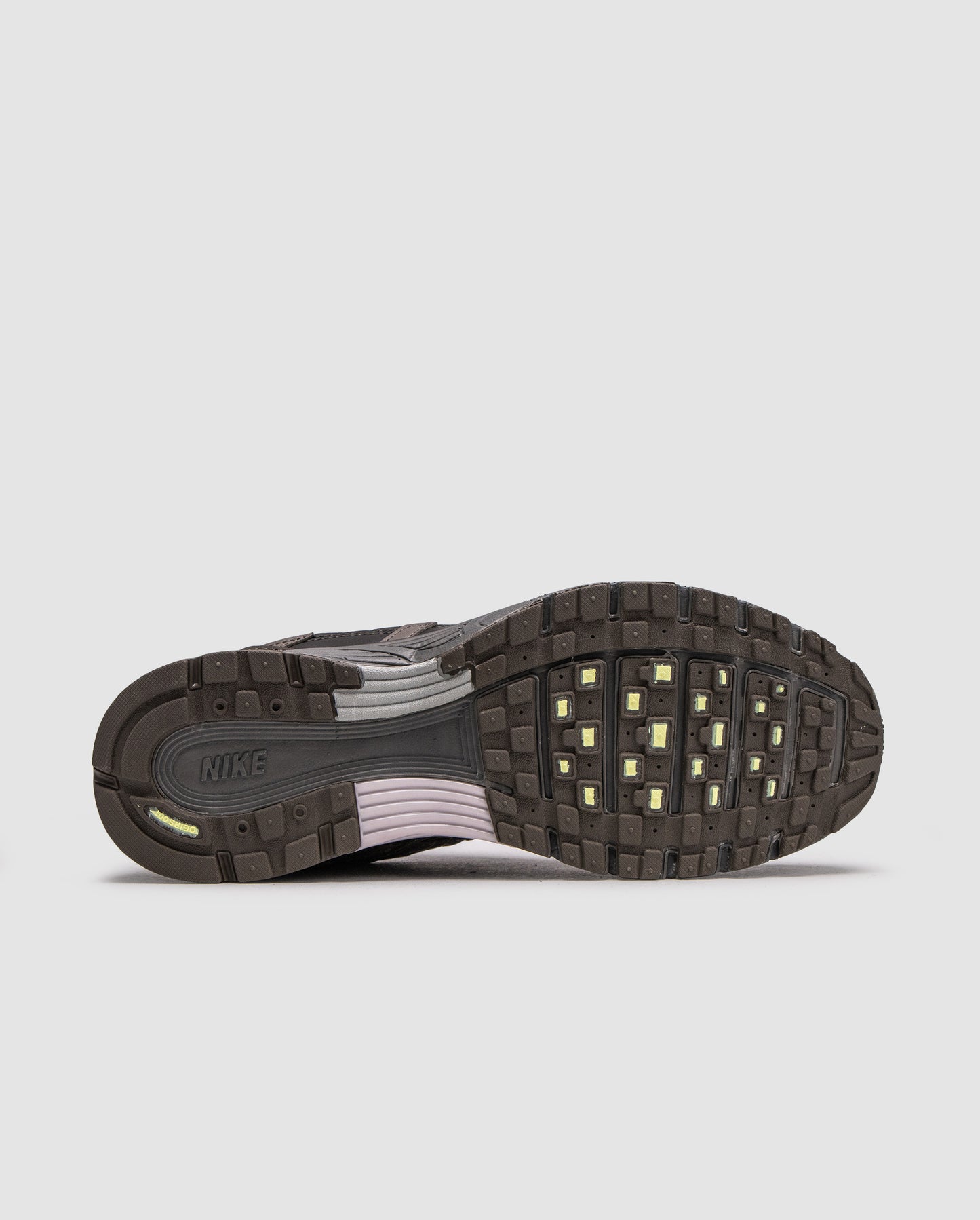 Nike P-6000 Cave Stone/Metallic Silver