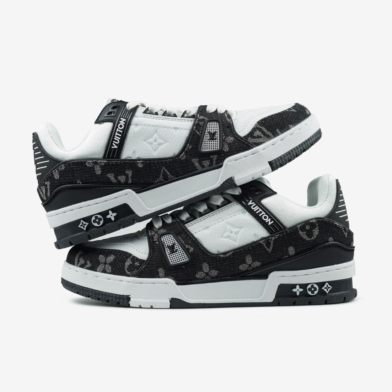 LV Trainer Sneaker Black/White