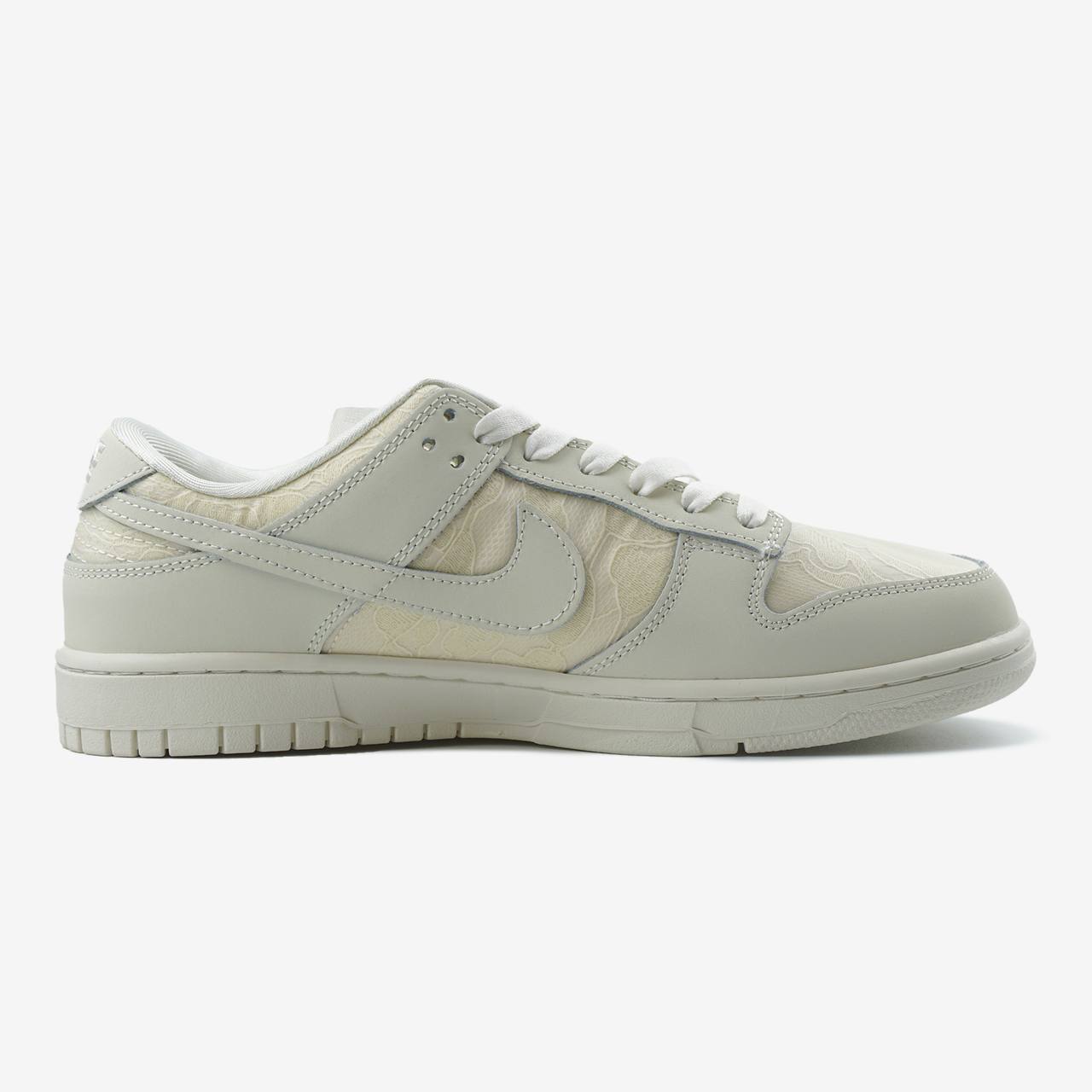 Nike SB Dunk Low Lace Pack Regal Beige