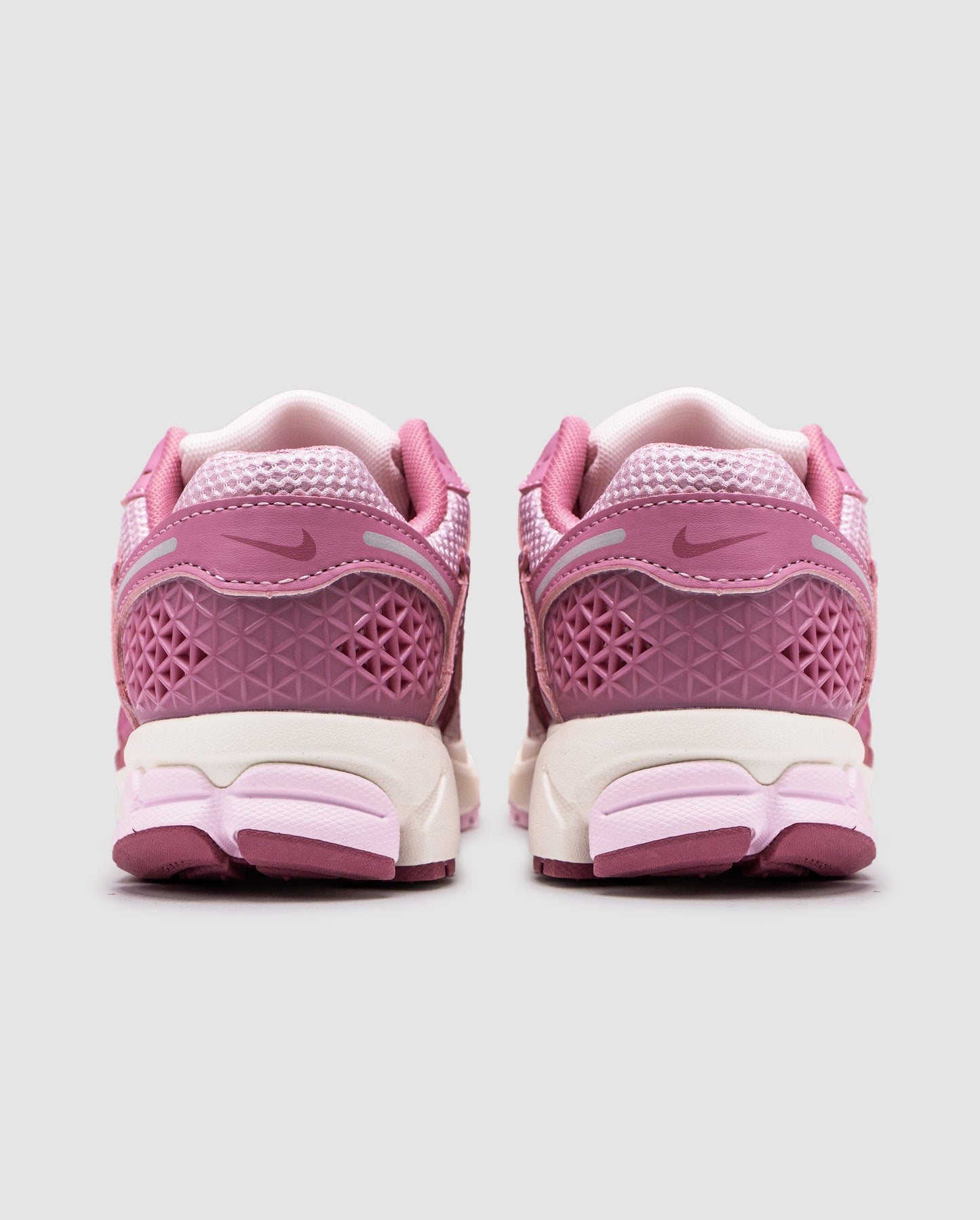 Nike Zoom Vomero 5 Elemental Pink
