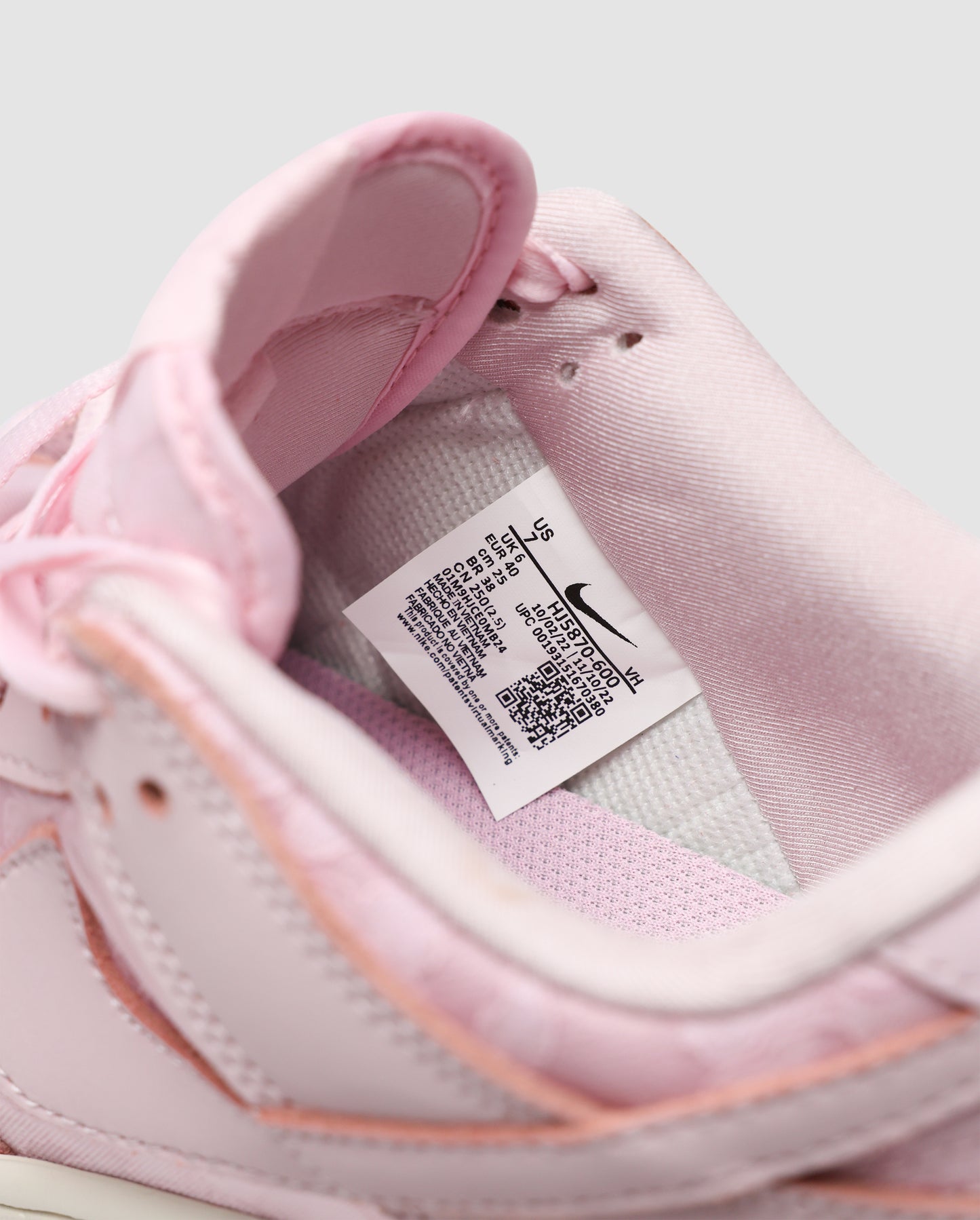 Nike SB Dunk Low Lace Pack Regal Pink