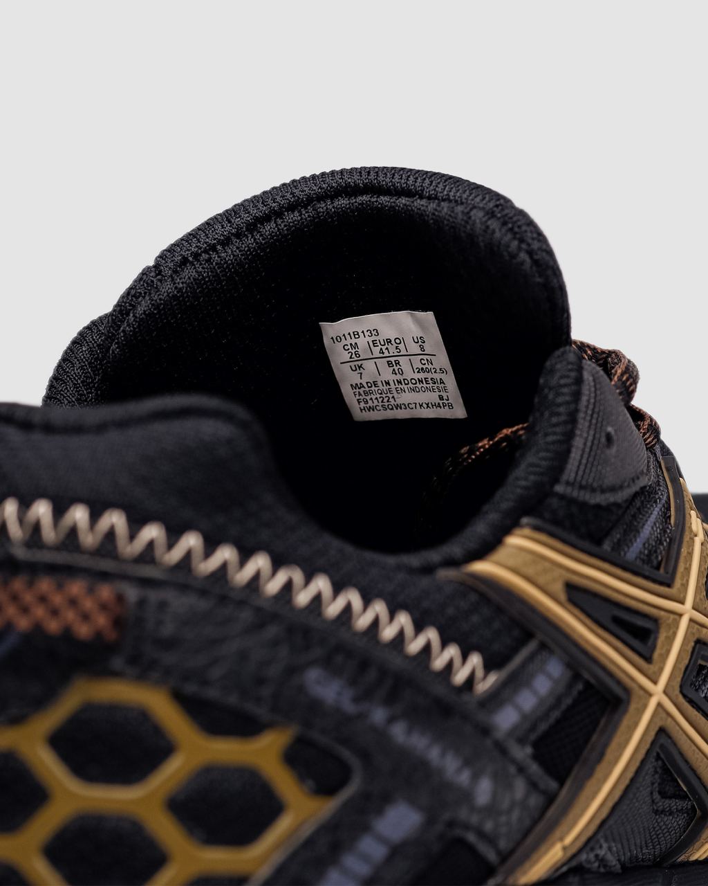 Asics Gel Kahana 8 Black/Gold