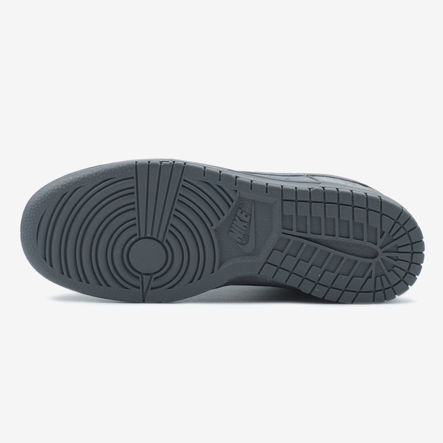 Nike SB Dunk x Supreme Triple Grey