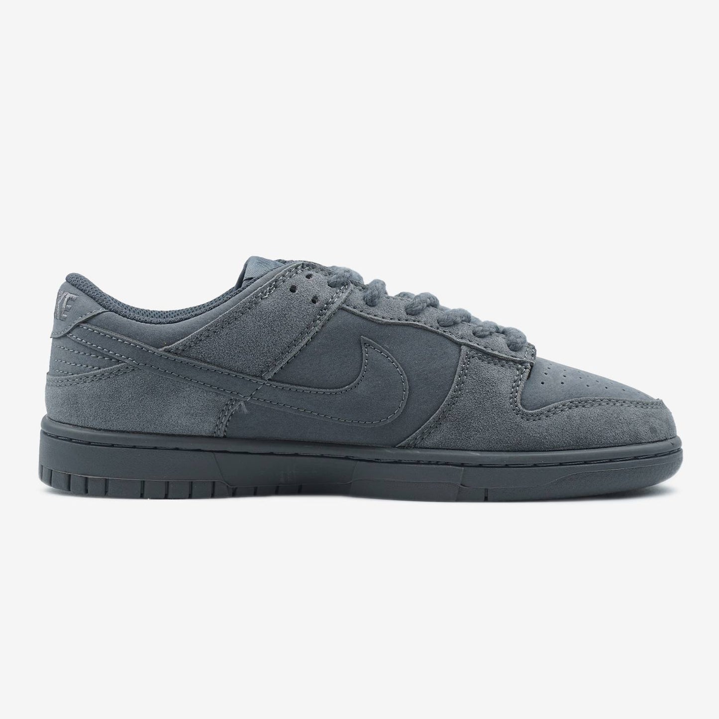 Nike SB Dunk x Supreme Triple Grey