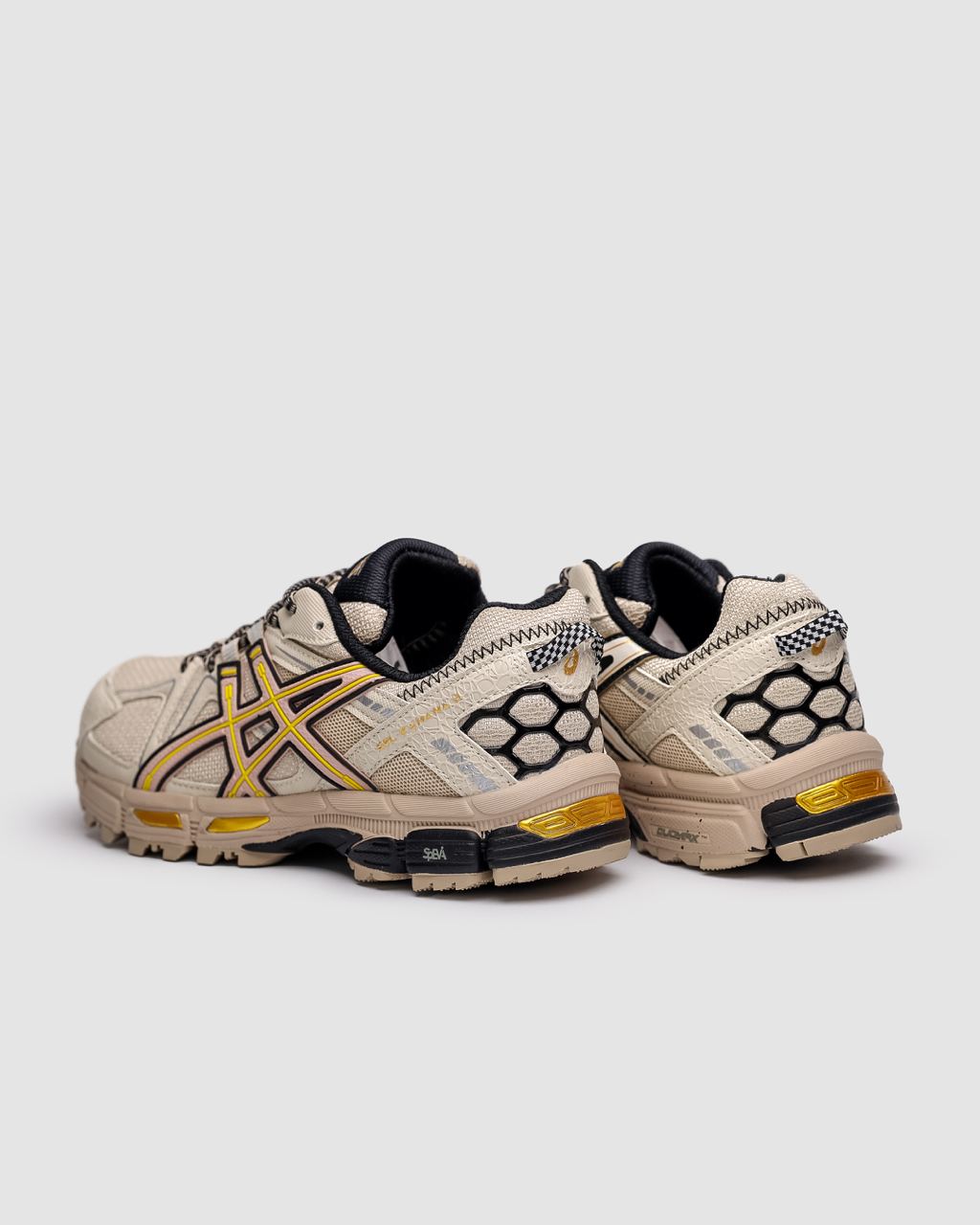 Asics Gel Kahana 8 Beige/Gold