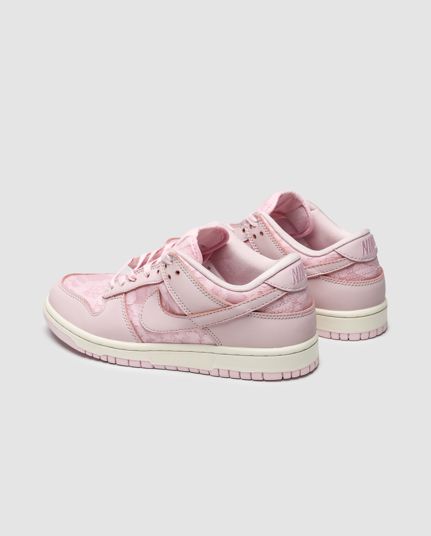 Nike SB Dunk Low Lace Pack Regal Pink