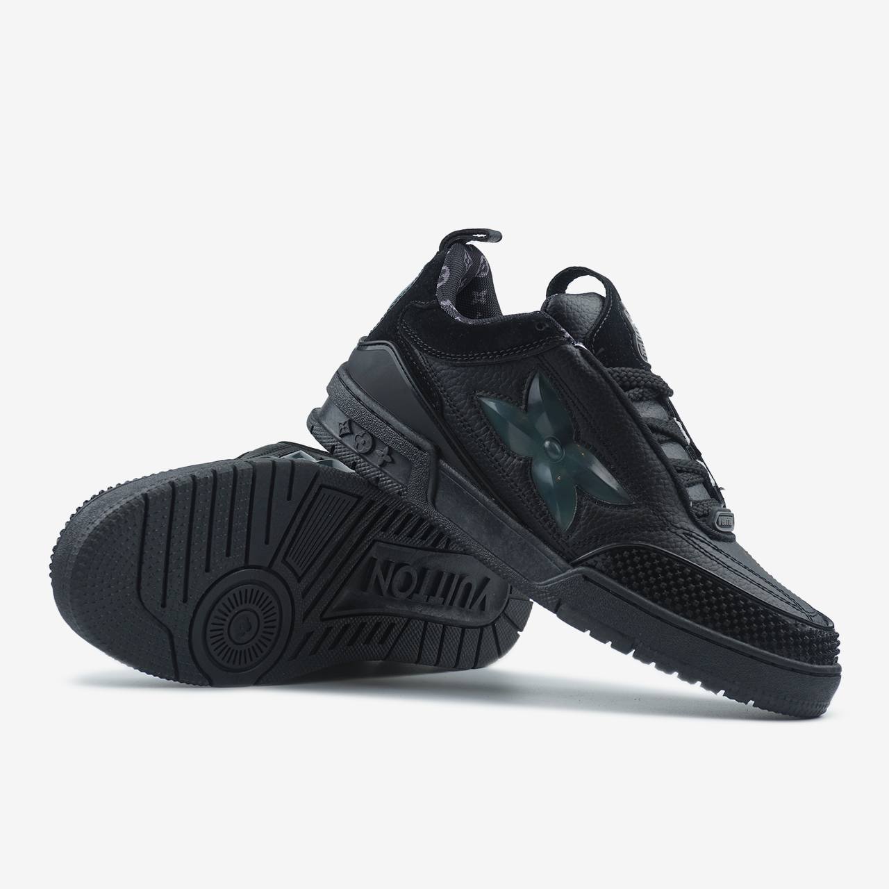LV  Skate Black Logo