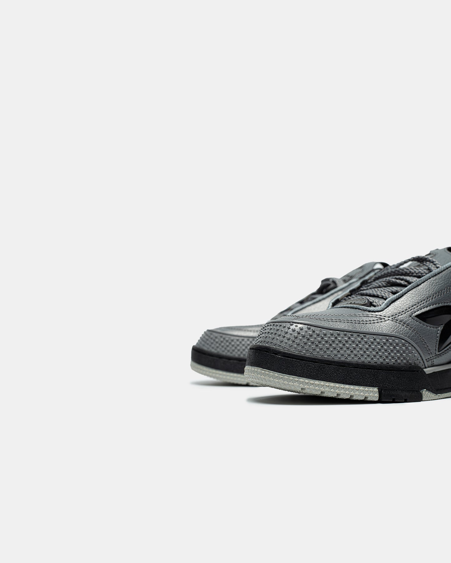 LV Skate Grey Black