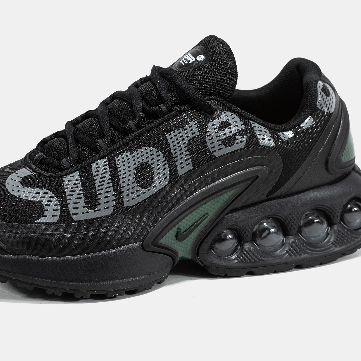 Nike Air Max DN x Supreme