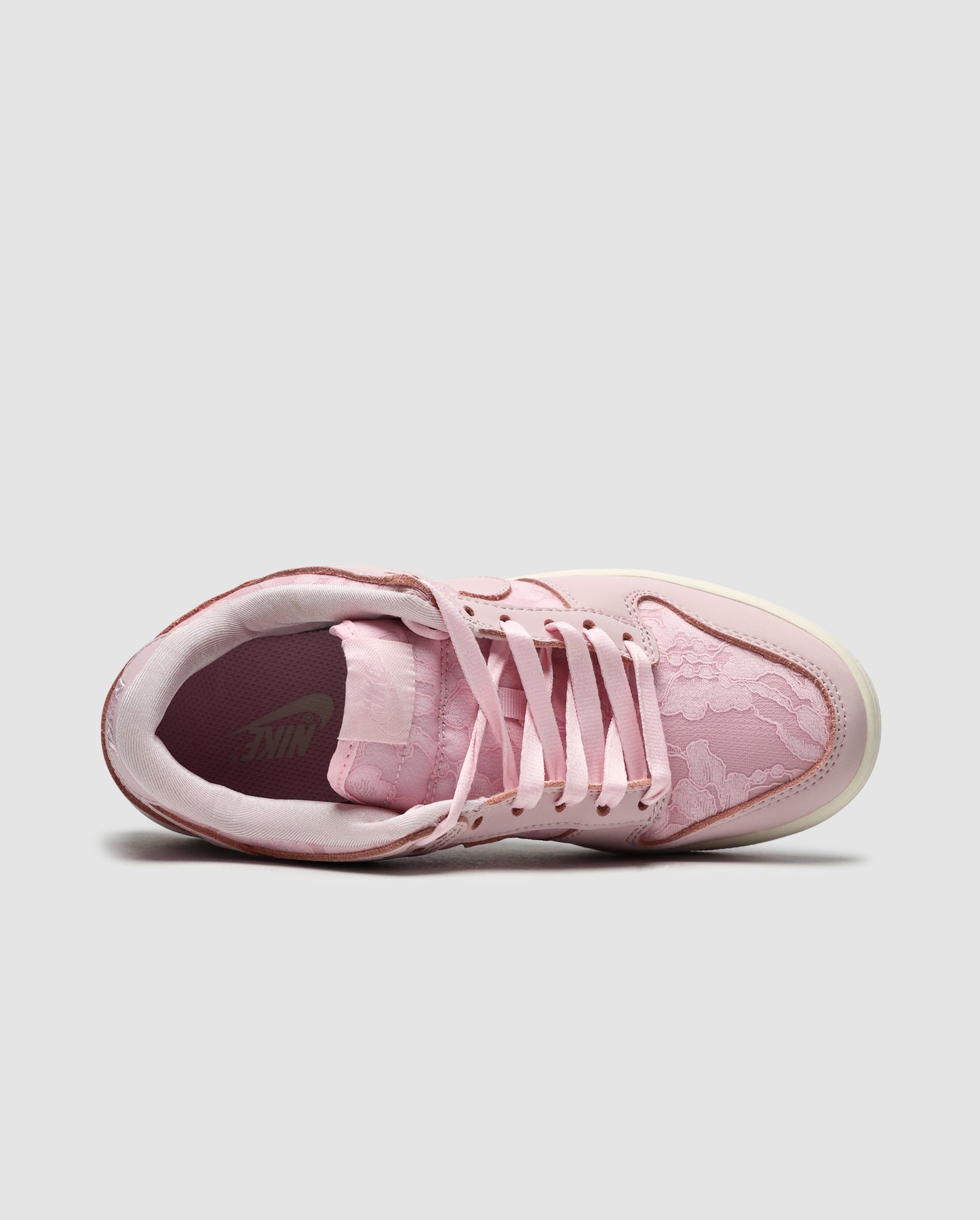 Nike SB Dunk Low Lace Pack Regal Pink
