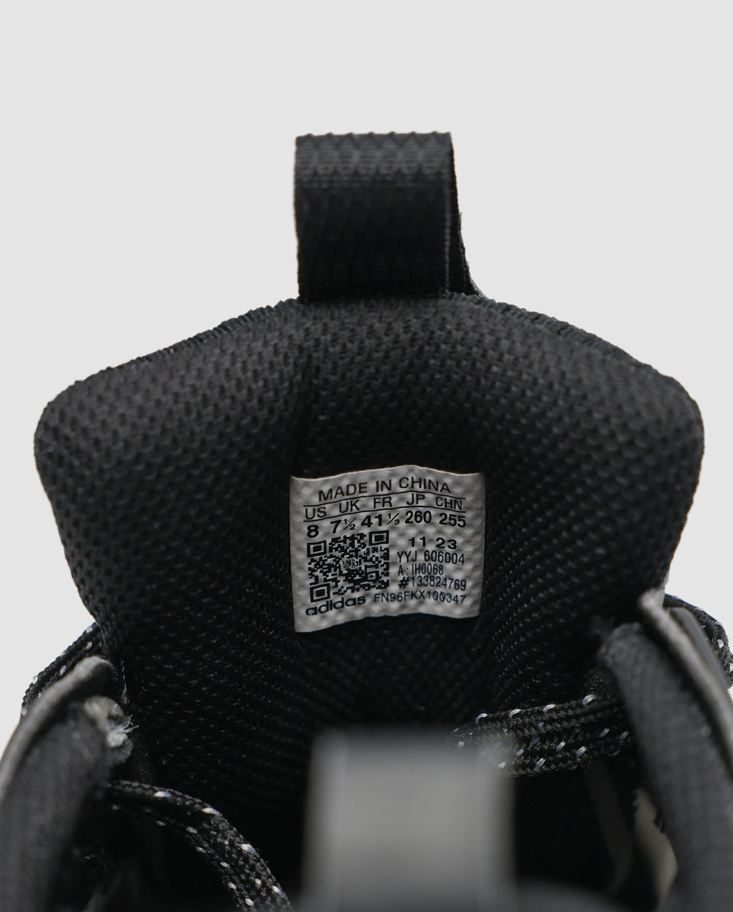 Adidas Vento XLG Deluxe Black/White