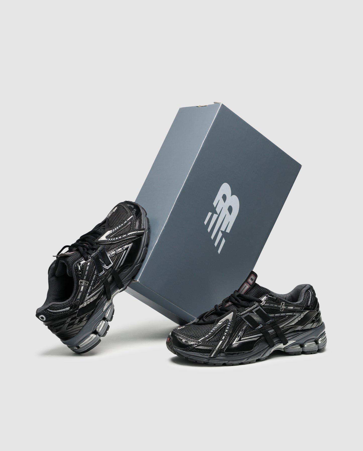 New Balance 1906A Metalic Black/Silver