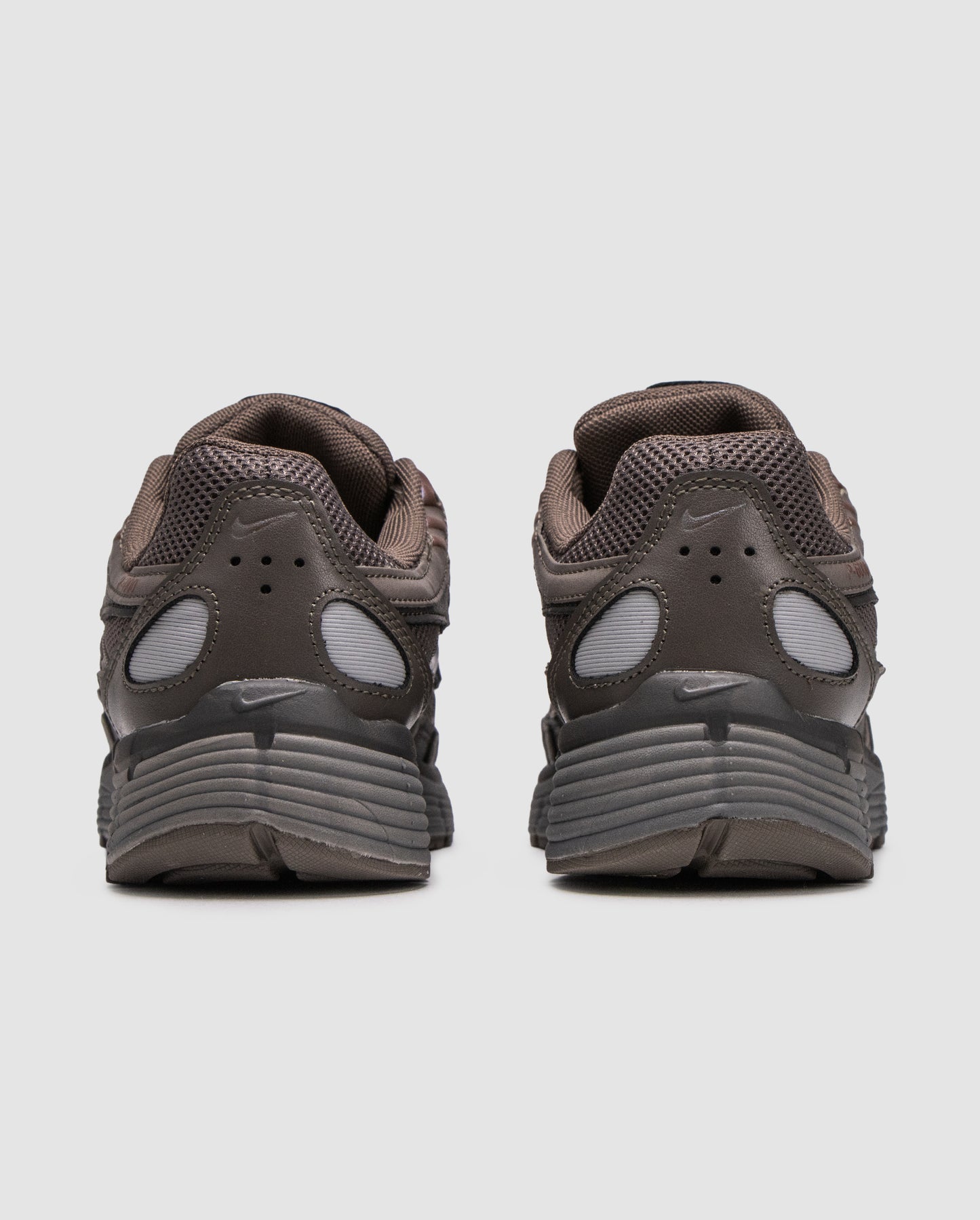 Nike P-6000 Cave Stone/Metallic Silver