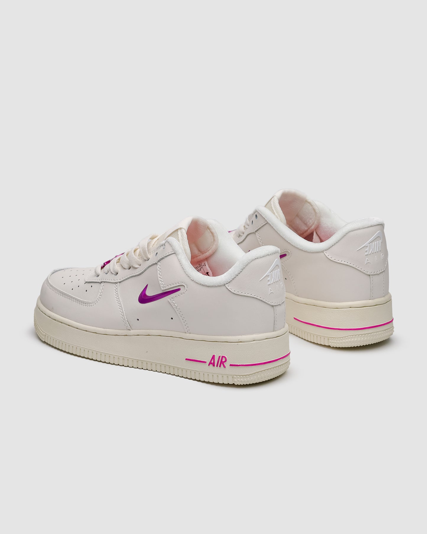 Nike Air Force 1’07SE Coconut Mink/ Playful Pink